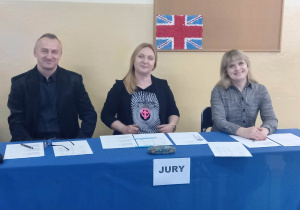 Jury V Miejskiego Konkursu Piosenki Angielskiej