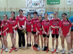 III miejsce w zawodach miejskich dziewcząt klas VII- VIII w unihokeju