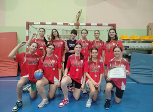 II miejsce w rozgrywkach miejskich dziewcząt w piłce ręcznej