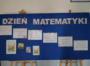 Tablica z hasłami przygotowana na Dzień Matematyki