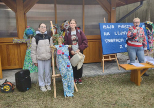 Organizator imprezy Pani Anna Pająk wita uczestników rajdu.