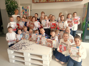 Światowy Dzień Książki – pierwszoklasiści oficjalnie w gronie czytelników szkolnej biblioteki