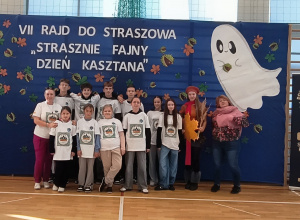 Rajd pieszy " Strasznie fajny dzień kasztana" w Straszowie