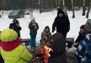 Poczęstunek przy ognisku