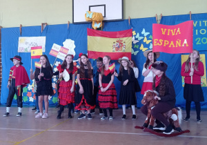 Klasa IIIb opowiada o Hiszpanii