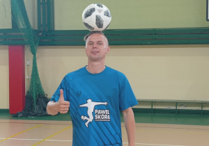 Pan Paweł Skóra- mistrz we freestyle football