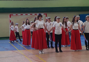Zespół taneczny " Białobrzeskie Szóstki"