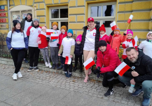 Uczniowie klasy Ia z wychowawcą i rodzicami