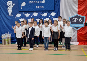 Klasa Ia składa ślubowanie.